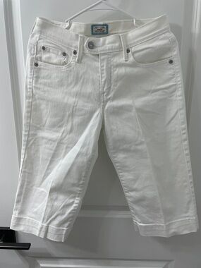 Levi's White 515™ Capri Jeans with Blue Label Detail